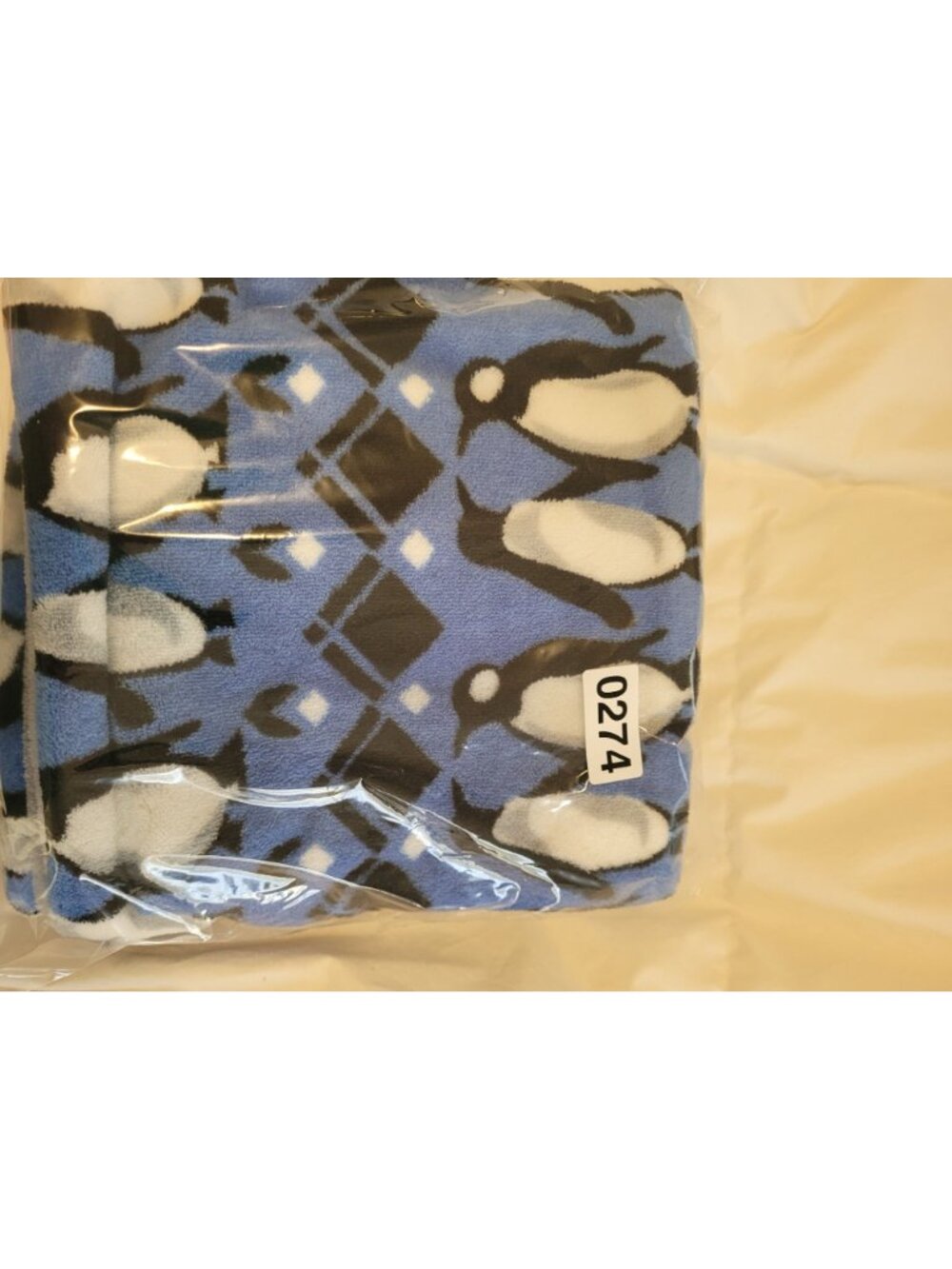 NWT Vera Bradley FLEECE INFINITY SCARF Blue Penguin Pattern soft cozy classic - Picture 6 of 6